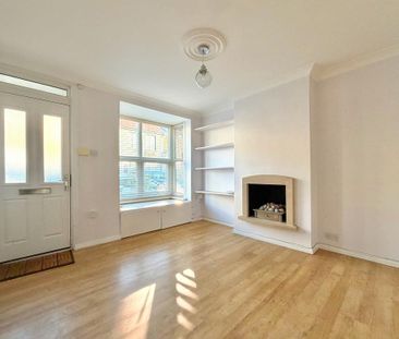 2 bedroom terraced house to rent - Photo 2