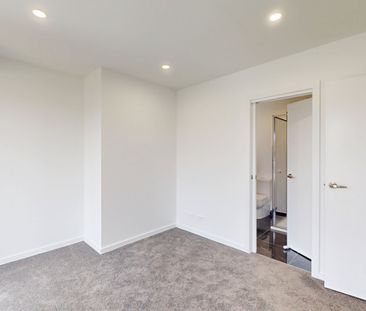 Modern Comfort Meets Inner-West Convenience - Photo 6