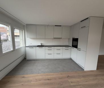 Frisch renoviert und stilvoll umgestaltet - 1. Nettomiete geschenkt! - Photo 3