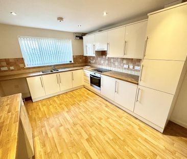 3 bedroom semi-detached house to rent - Photo 6