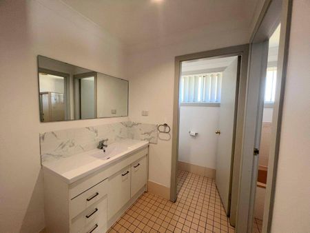 Charming Two-Bedroom Unit for Rent - Photo 3