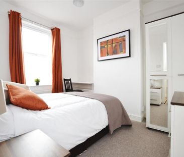 4 bedroom terraced house to rent - Photo 6