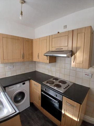 2 bedroom terraced house to rent - Photo 2