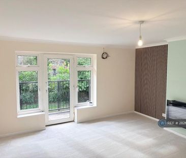 2 bedroom flat to rent - Photo 1