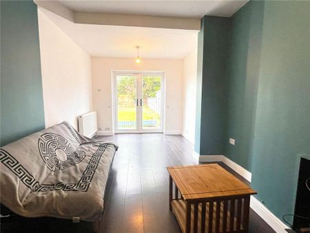 3 bedroom semi-detached house to rent - Photo 2