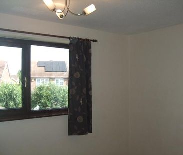 2 bedroom semi-detached house to rent - Photo 3