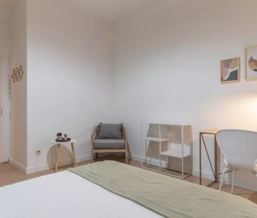 Room in a shared 8-bedroom apartment for rent in Goya - Photo 2