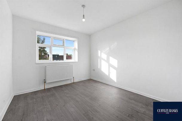 2 bedroom end of terrace house to rent - Photo 1