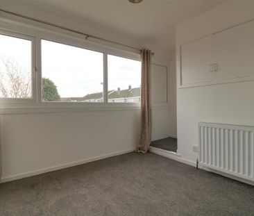 2 bedroom end of terrace house to rent - Photo 3
