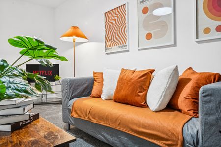 6 Bed Terraced House, Timber Dene, BS16 - Photo 4