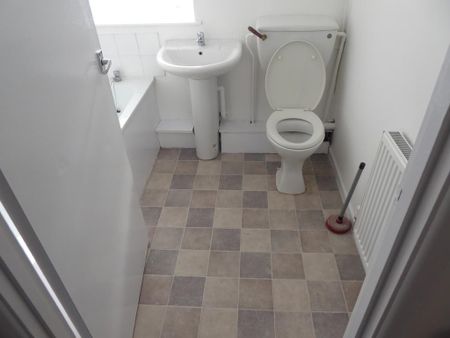 Studio to rent - Photo 5