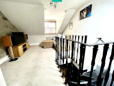 4 bedroom semi-detached house to rent - Photo 3
