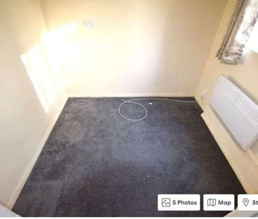 Pittman Gardens, Ilford, IG1 - Photo 5