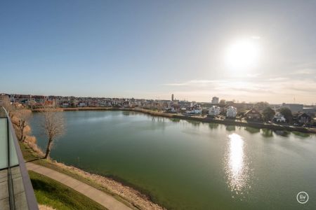 LA RESERVE - Uitzonderlijk 3-kamer appartement met ruime terrassen met zicht op zowel het ZEGEMEER als op HET CASINO te Knokke. - Photo 3