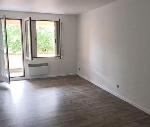 Location Appartement à CHASSE SUR RHONE - Photo 2