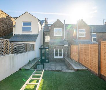 2 bedroom terraced house to rent - Photo 2