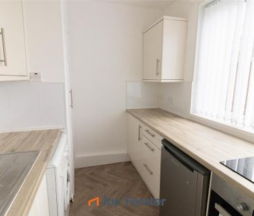 2 bedroom ground floor flat to rent - Photo 4