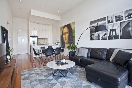 Central Location - Fully Furnished - Photo 3