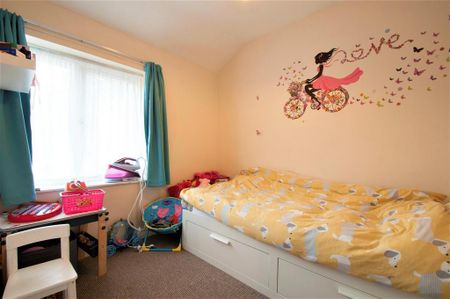 3 bedroom terraced house to rent - Photo 3