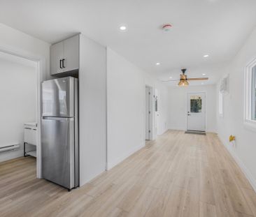 For Lease - 338 Old Mosley Street Unit# Unit 1, Wasaga Beach, Ontario - Photo 4