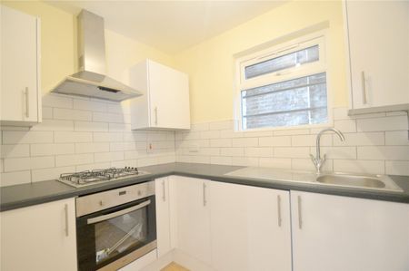 Selhurst Road, London, SE25 - Photo 2