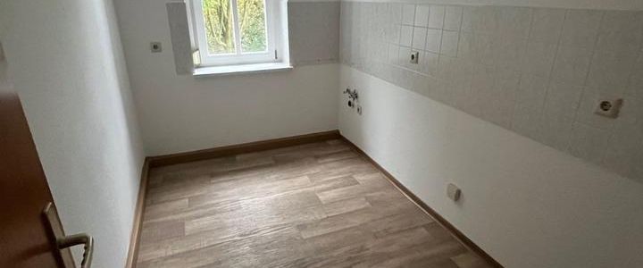 Schön geschnittene 3-Raum-Wohnung mit Balkon und Stellplatz in Brand-Erbisdorf zu vermieten - Foto 1