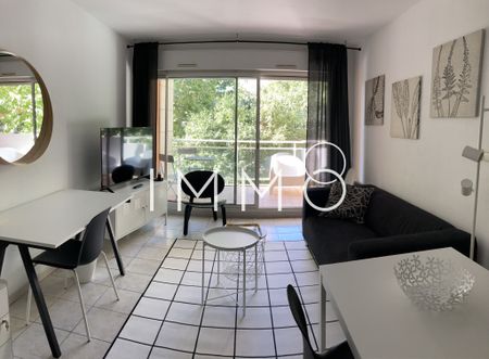 Location Appartement 2 pièces 34m² MARSEILLE 6ème - Photo 3