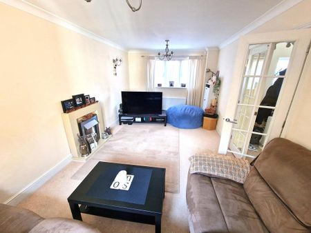 2 bedroom semi-detached house to rent - Photo 2