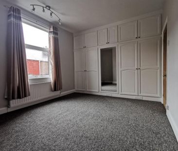 2 bedroom end of terrace house to rent - Photo 4