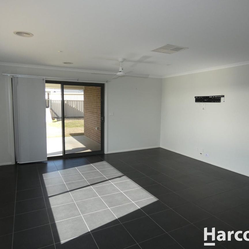 Executive Home in Waterlink Estate - Photo 1