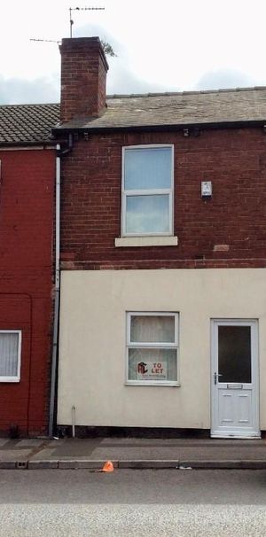 2 bedroom terraced house to rent - Photo 1