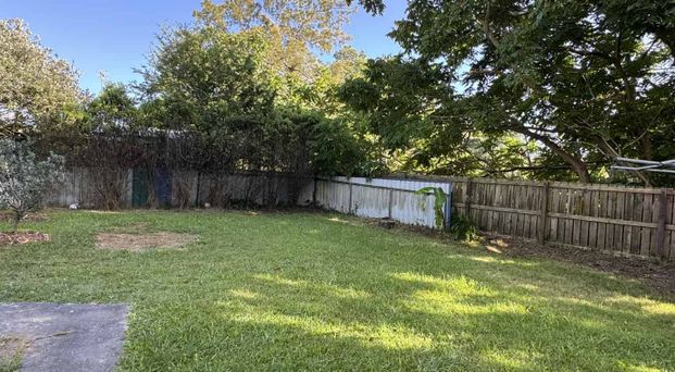 Recently refurbished family home - Photo 1