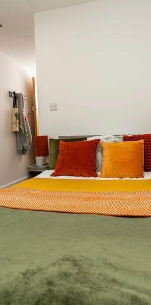 Room in a Shared Flat, Frederick Road, M6 - Photo 1