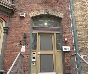 215 Jarvis Street condo — Toronto, ON (3-Bedroom) - 3 Bedroom - Photo 1