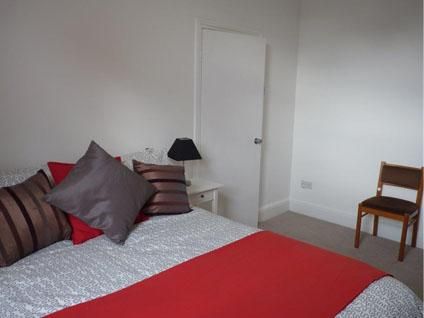 4 bedroom end of terrace house to rent - Photo 5