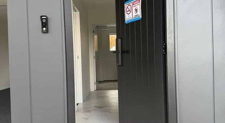 Charming 4BR Glen Eden Haven w/ Deck - Photo 3