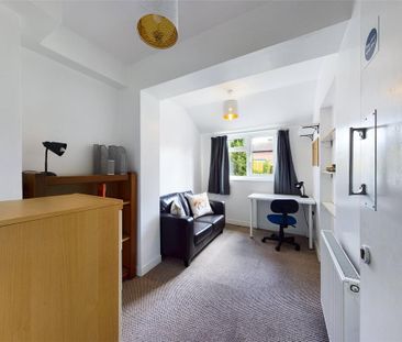 4 bedroom semi-detached house to rent - Photo 3