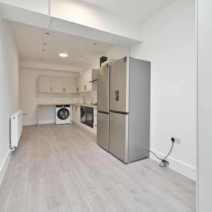 Maisonette to rent - Photo 1