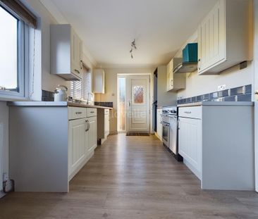 3 bedroom semi-detached house to rent - Photo 6