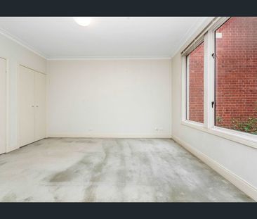 In the heart of all the action - Photo 2