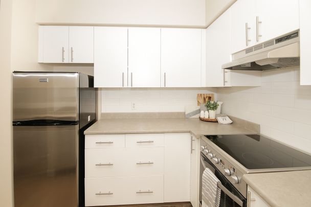 D,E - 2 Bed, 1 Bath - Photo 1