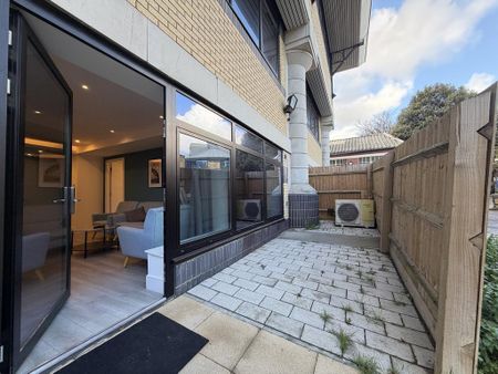 2 bedroom ground floor flat to rent - Photo 3