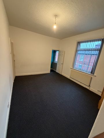 2 Bed Semi-Detached House, Stokes St, M11 - Photo 4