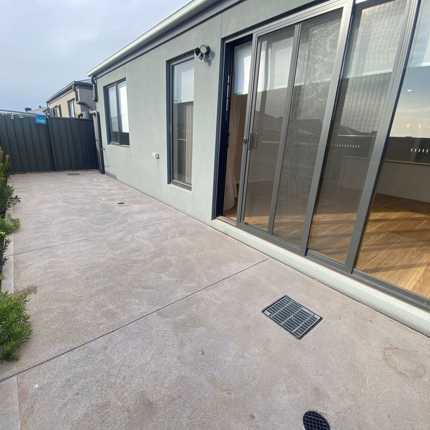 Beautiful Family Home - Photo 1