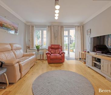 3 bedroom end of terrace house to rent - Photo 1