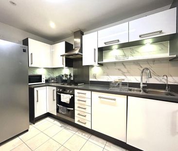 5 bedroom townhouse to rent - Photo 2