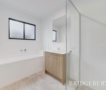 Elegant Living in Palmview! - Photo 4