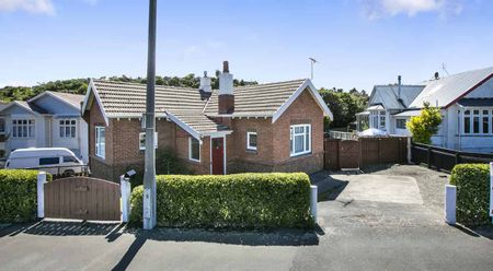 Sunny and stand alone! - Photo 5