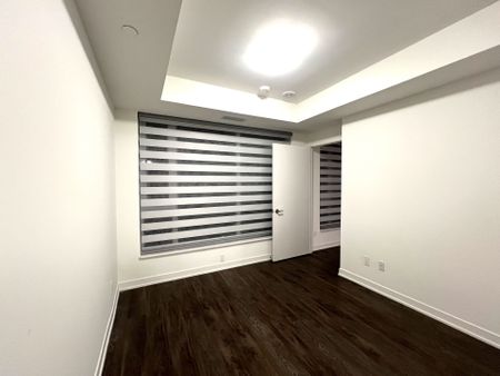 For Lease - 2 David Eyer Road Unit# 926, Richmond Hill, Ontario - Photo 3