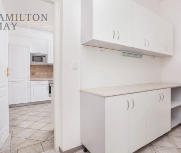 Dom wolnostojący o powierzchni 440 m2 z pięknym ogrodem na Woli Jus... - Photo 6